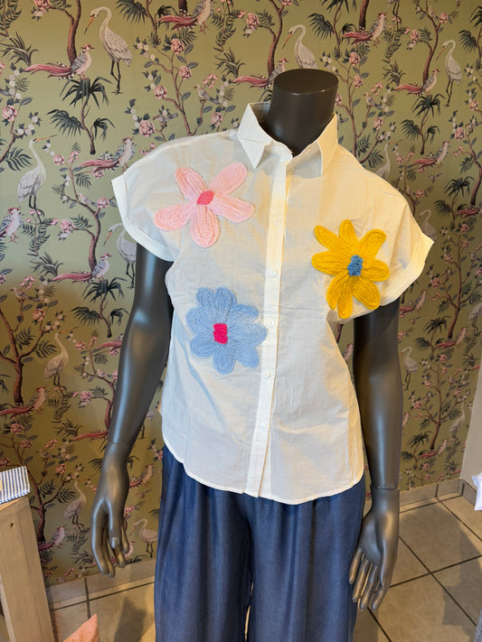 wit hemdje met bloemen