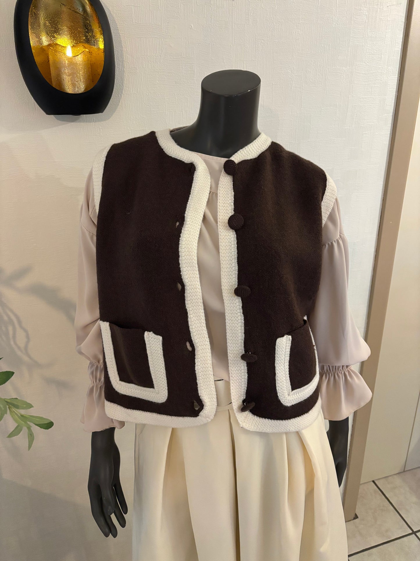 Bruine gilet met ecru boord - TU