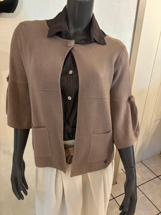 beige cardigan met strikjes TU