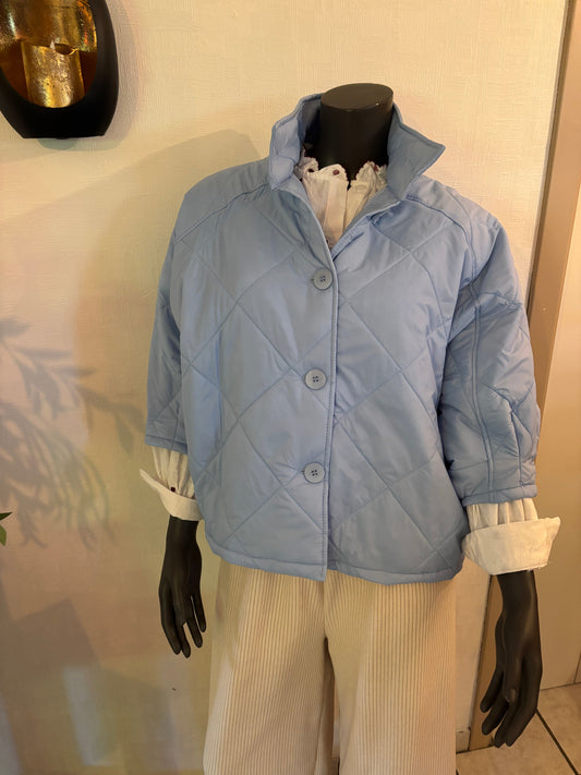 lichtblauwe vest met knopen TU