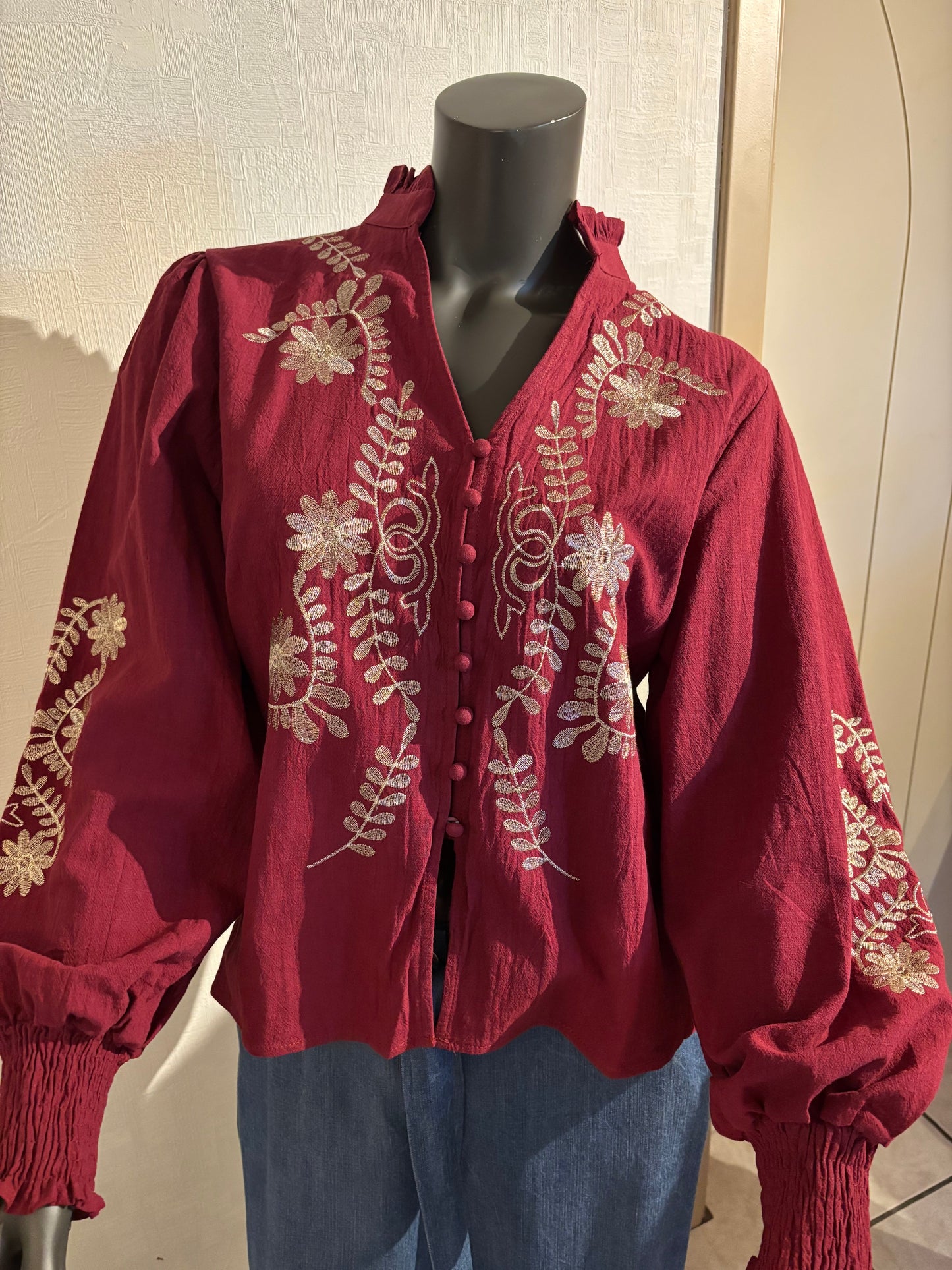 burgundy blouse met borduursel TU